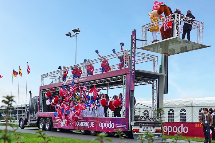 Location_char_parade_defile_gaypride_marche_des_fiertes_concert_festival__podium_21